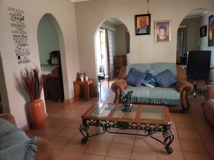 4 Bedroom Property for Sale in Geelhoutpark North West